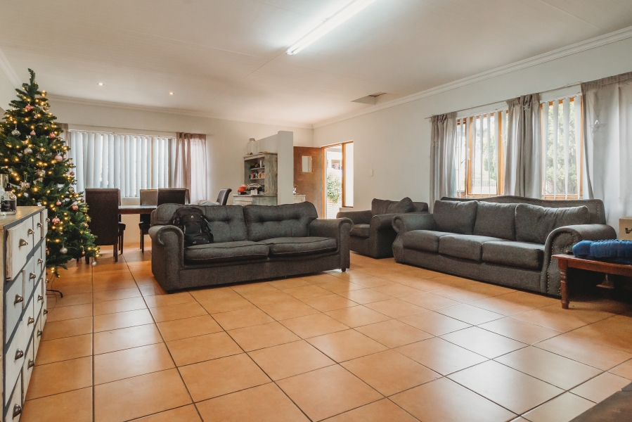 4 Bedroom Property for Sale in Bodorp Western Cape